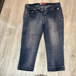 Apple bottoms Dark Blue Denim Capri Pants size 11
